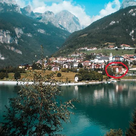 Attico Con Vista Sul Lago E Montagne A Molveno Bagian luar foto